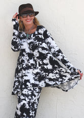 SPLOTCHIE Frenchie Flare Thumbhole Top