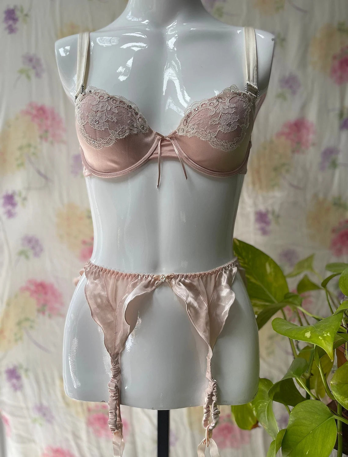 90s Pink Satin Bra Garter Lace Rhinestone Set 34B